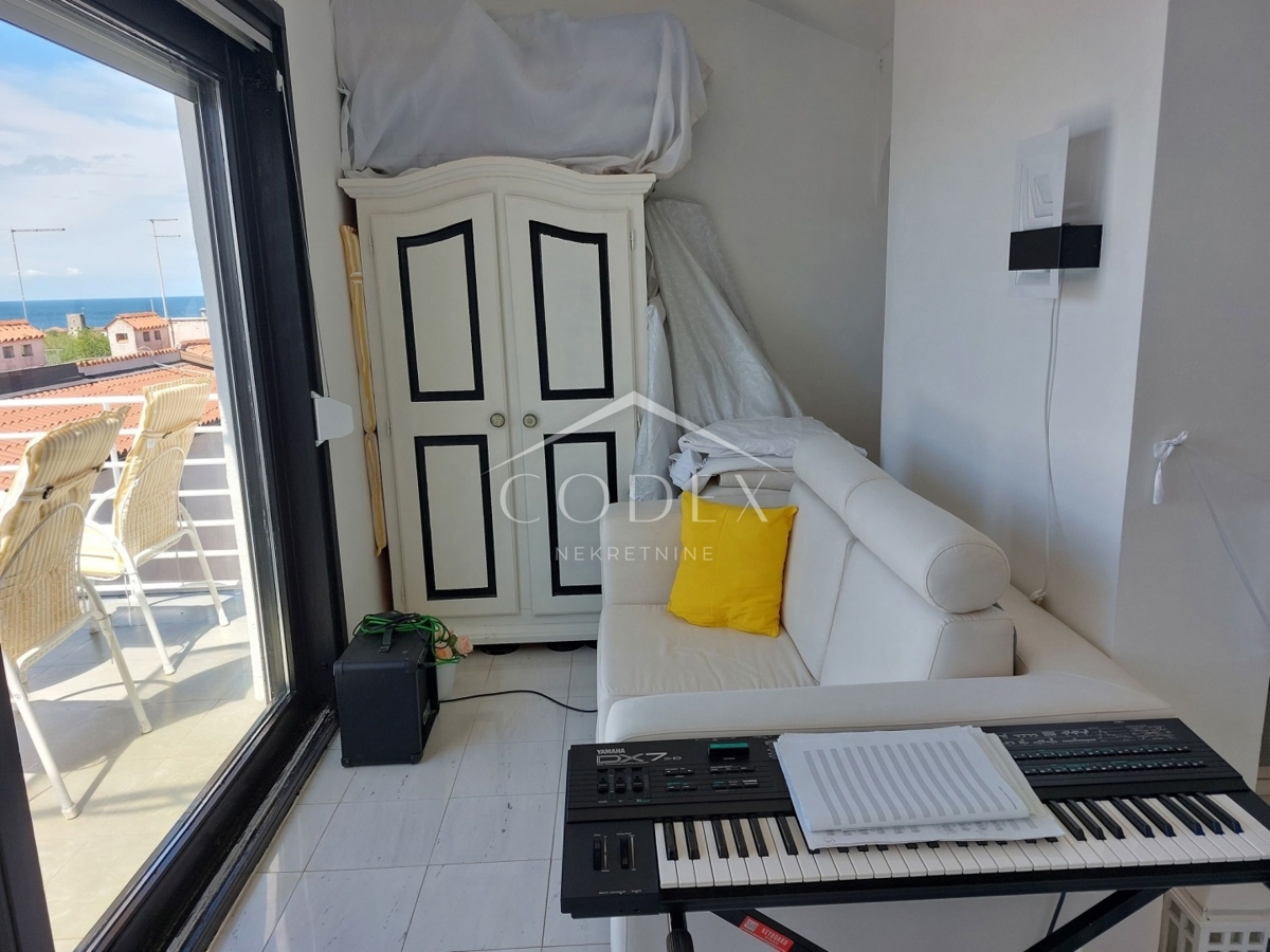 Novigrad - luksuzni dupleks s panoramskim pogledom na morje