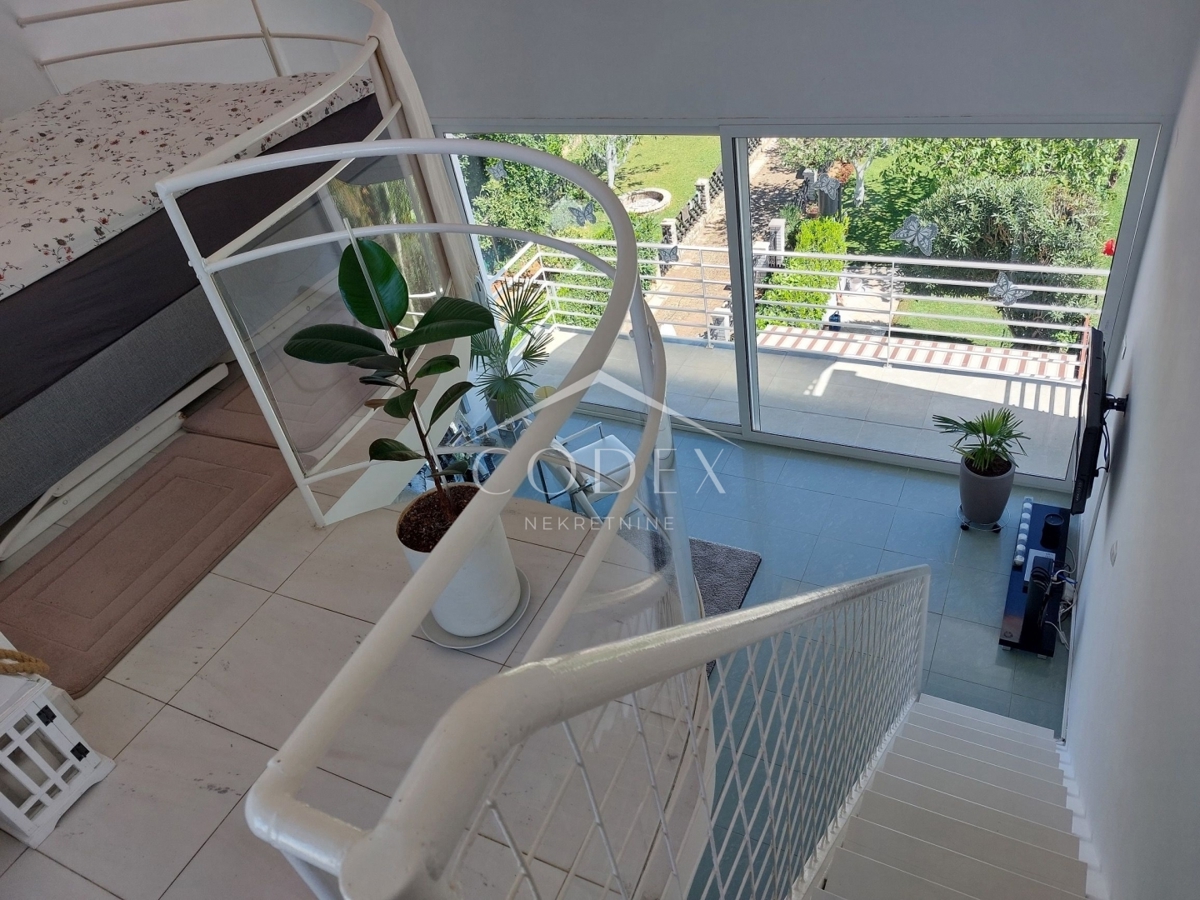 Novigrad - luksuzni dupleks s panoramskim pogledom na morje