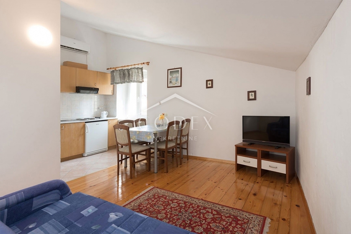 Mali Lošinj - stara vila s 6 apartmaji