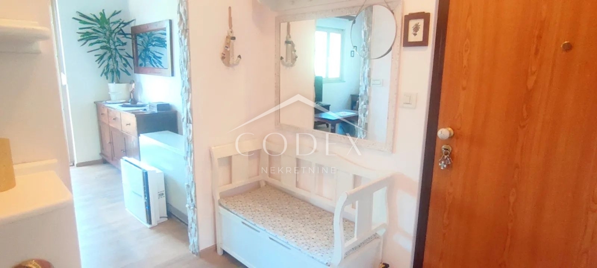 Ičići - prodaja apartma s pogledom na morje