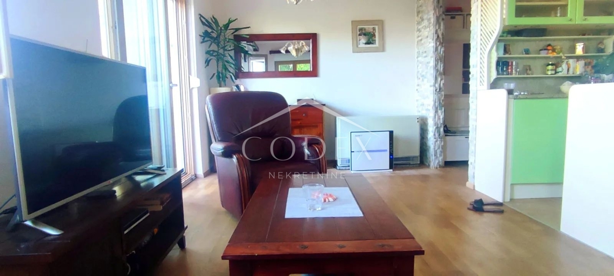 Ičići - prodaja apartma s pogledom na morje