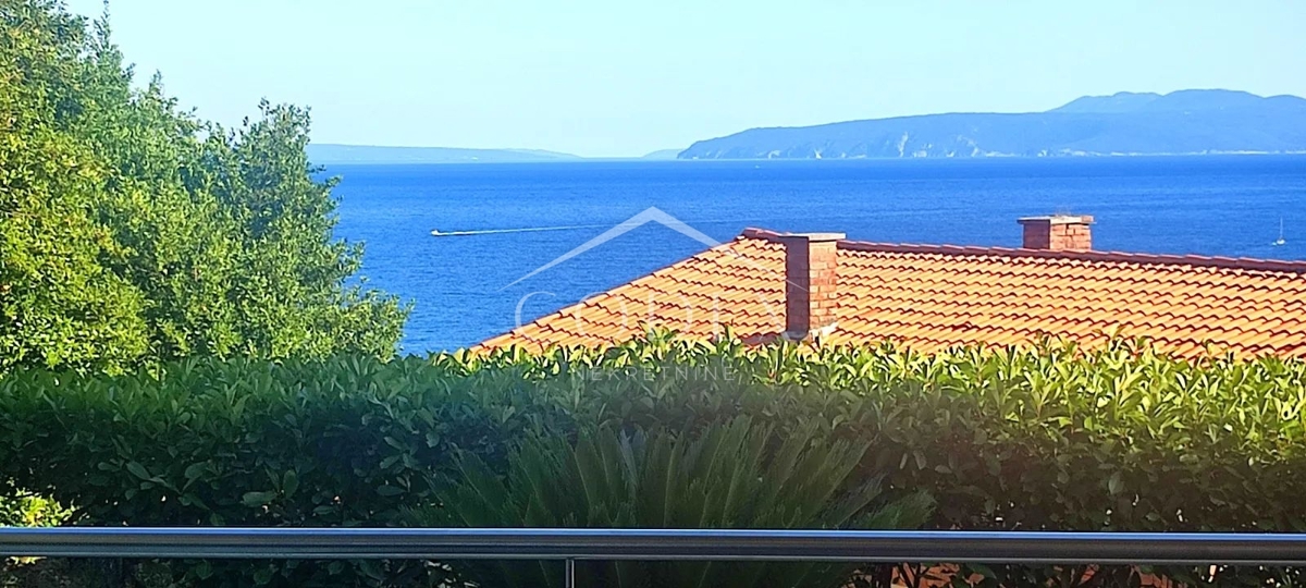 Ičići - prodaja apartma s pogledom na morje