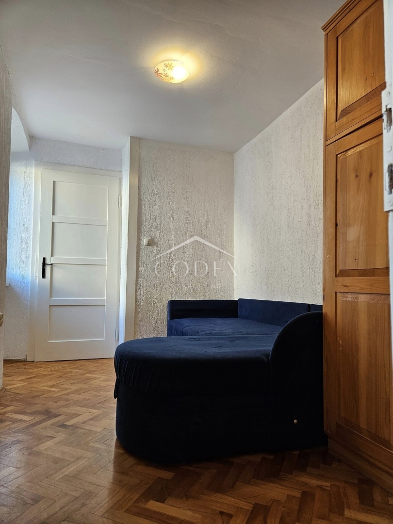 Cres - prodaja apartma v samem centru s pogledom na morje