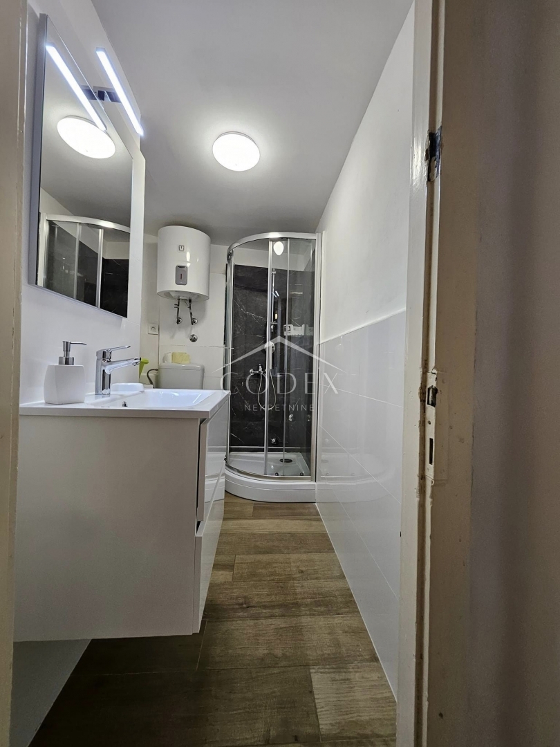 Cres - prodaja apartma v samem centru s pogledom na morje