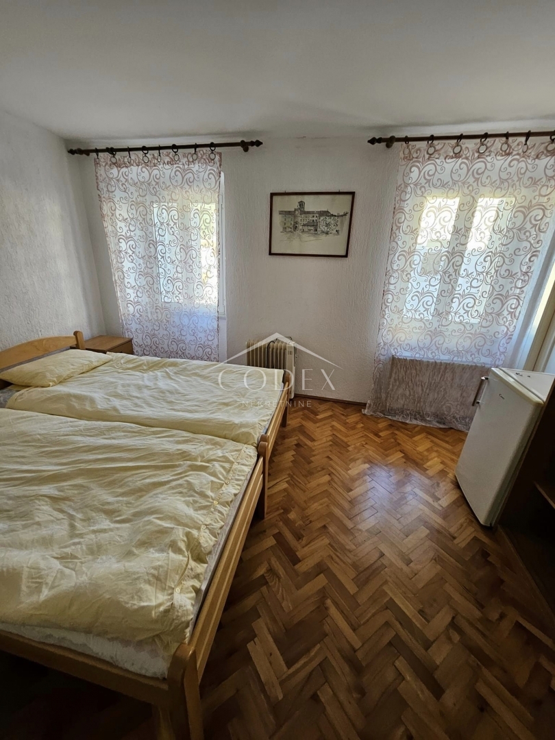 Cres - prodaja apartma v samem centru s pogledom na morje