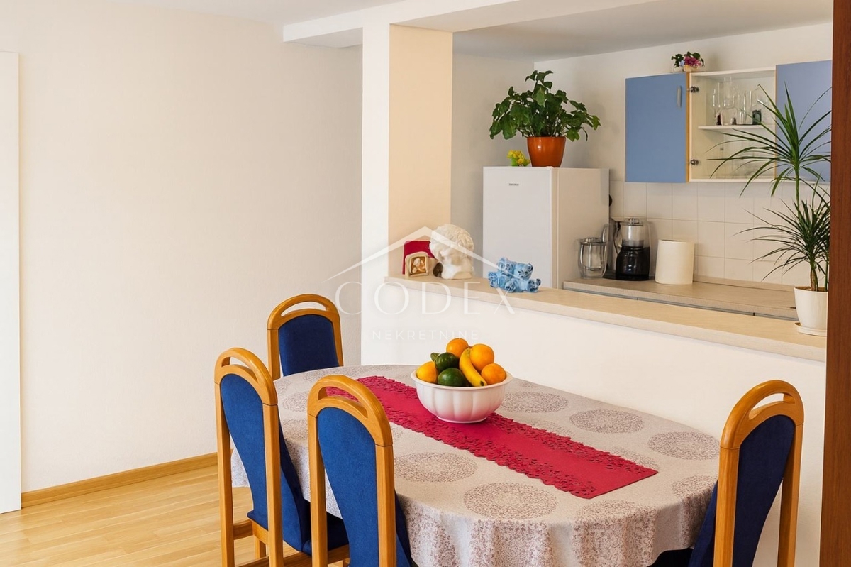 Brtonigla – prodaja velikega stanovanja v središču kraja