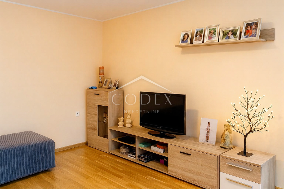 Brtonigla – prodaja velikega stanovanja v središču kraja