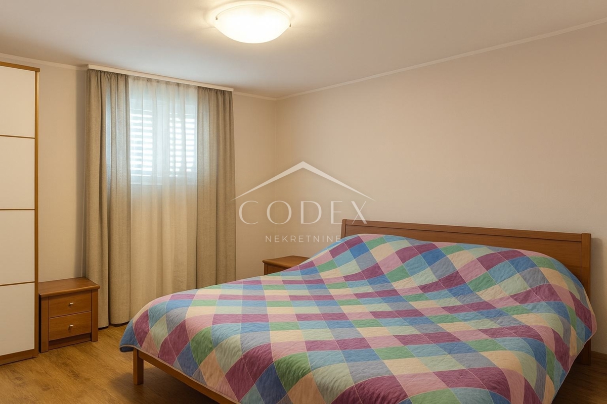 Brtonigla – prodaja velikega stanovanja v središču kraja