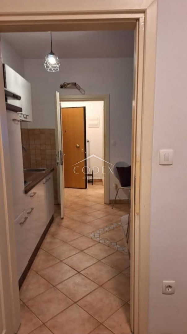 Rovinj – prodaja urejenega stanovanja v mirni ulici