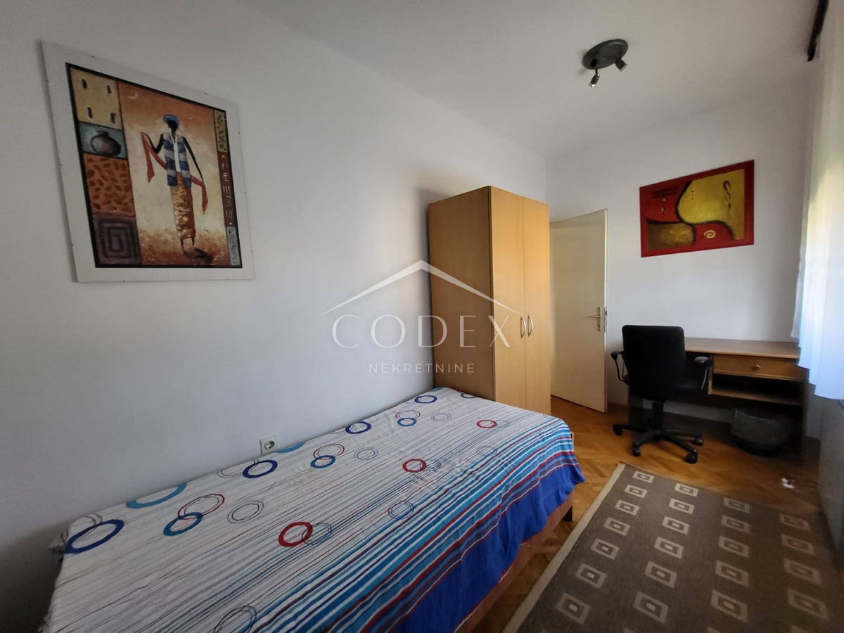 Karlovac – prodaja hiše s 3 stanovanji in veliko parcelo