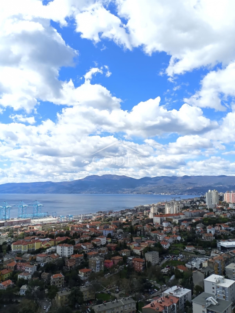 Rastočine – prodaja trisobnega stanovanja z vrhunskim razgledom!