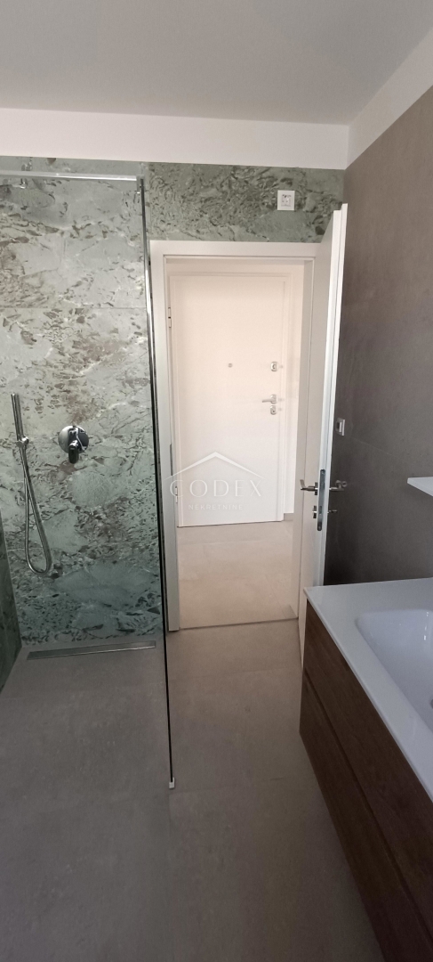 Umag – prodaja novogradnje na odlični lokaciji