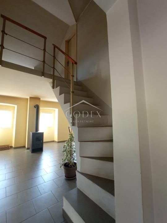 St. Kuzam - novo adaptirana hiša z 2 apartmajema