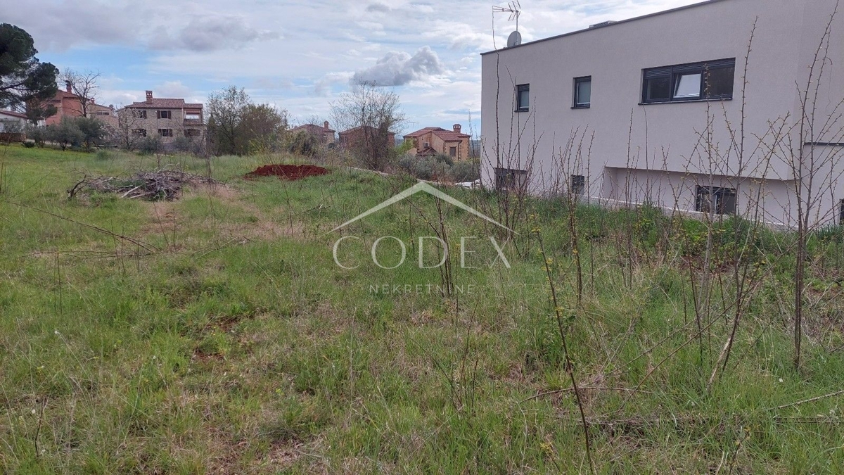 Kaštelir - prodaja gradbenega zemljišča z infrastrukturo