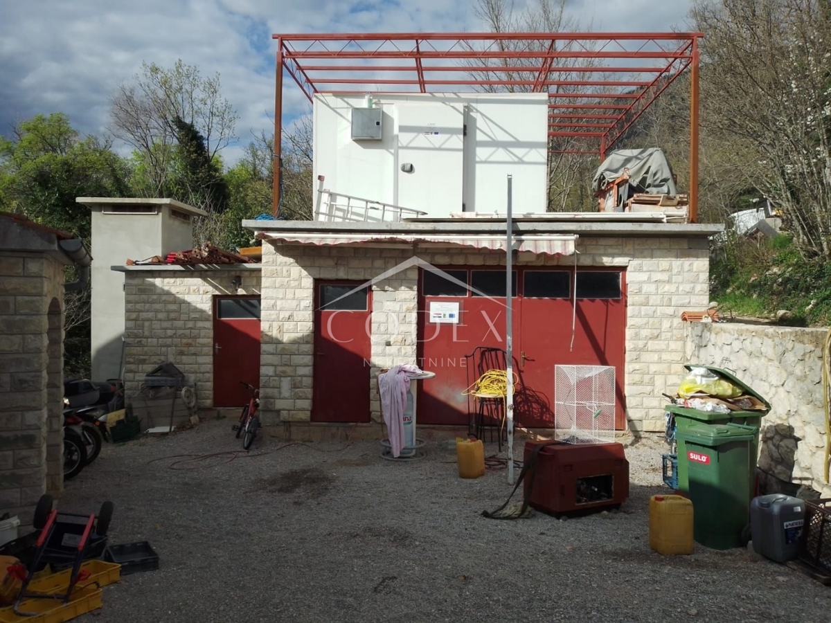 Grižane - prodaja vikend hiše z vrtom