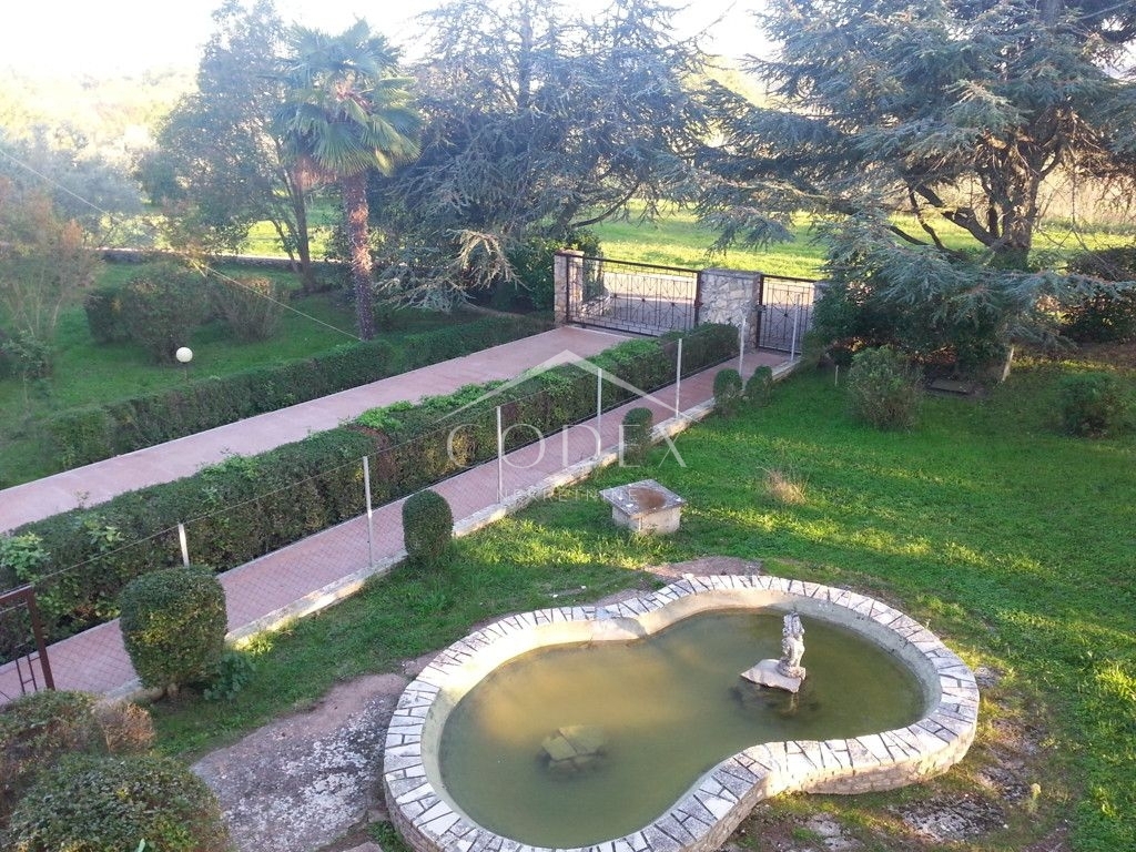 Brtonigla - posest z zazidljivim zemljiščem, 15056m2