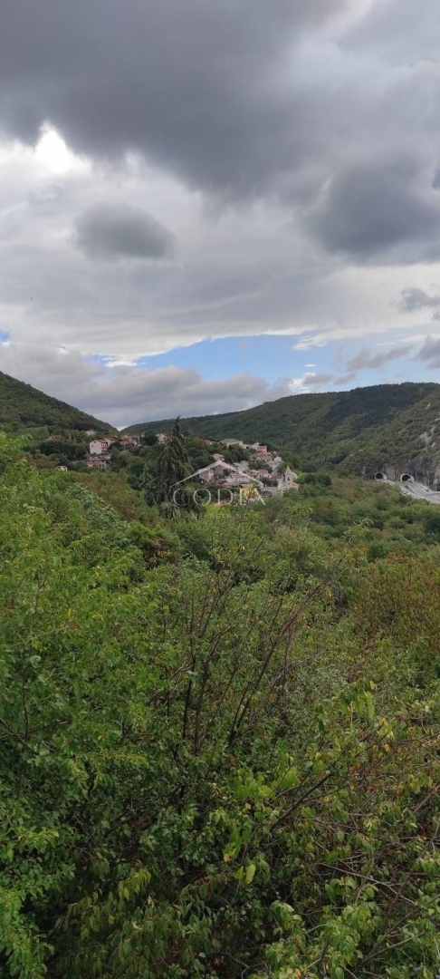 Sušačka Draga - prodaja družinske hiše z 2 apartmajema