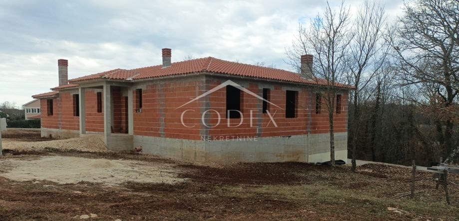 Tinjan - prodaja hiše v Roh-Ba