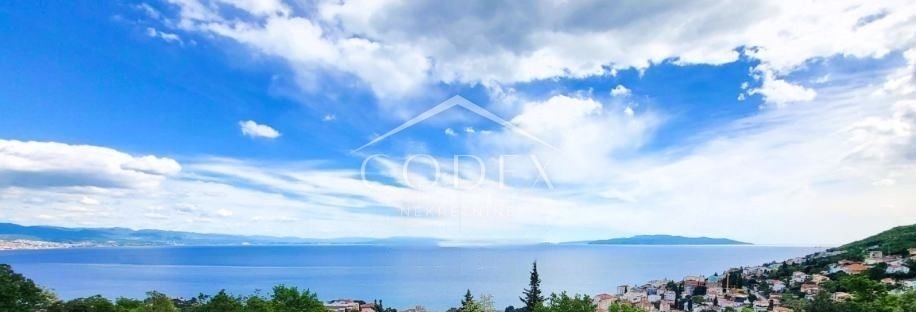 Opatija - prodaja dvoetažnega stanovanja z 2 balkonoma