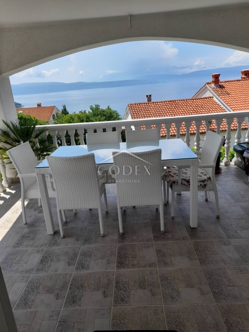 Njivice - lep apartma s pogledom na Kvarner