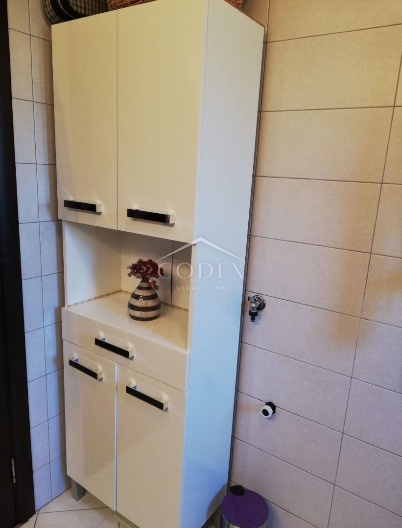 Brešca - prodaja stanovanja v 2. nadstropju hiše