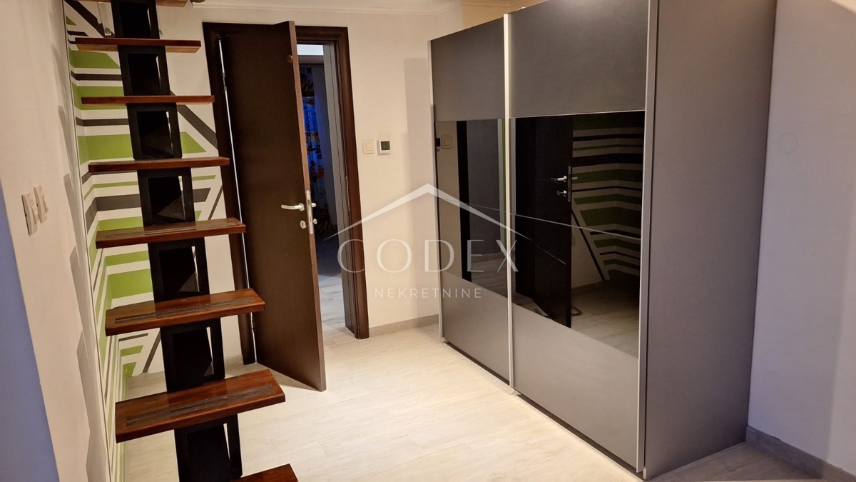 Brešca - prodaja stanovanja v 2. nadstropju hiše