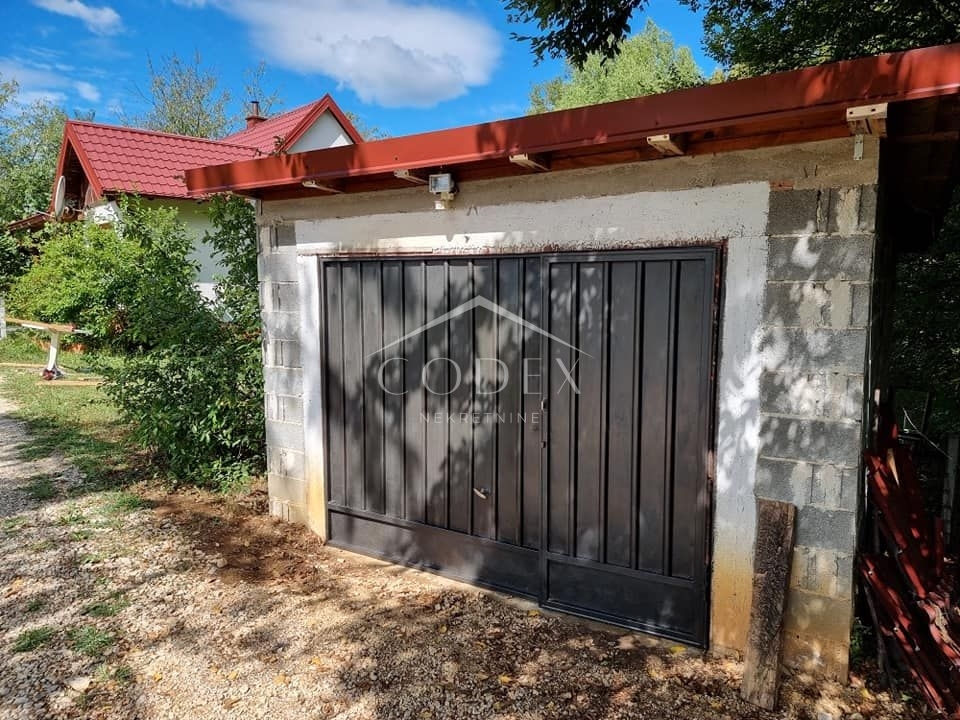 Krnjak - prodaja lesene hiše z galerijo