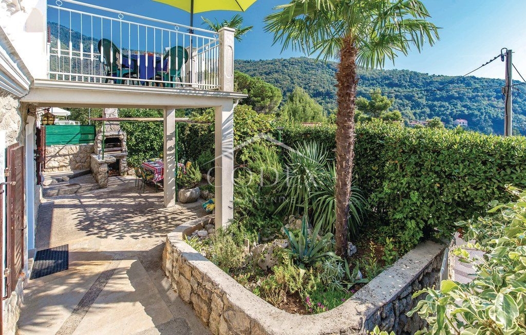 Mošćenička Draga - prodaja družinske hiše s pogledom na morje