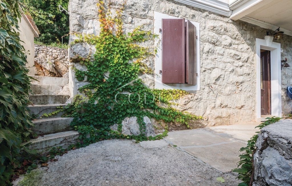 Mošćenička Draga - prodaja družinske hiše s pogledom na morje