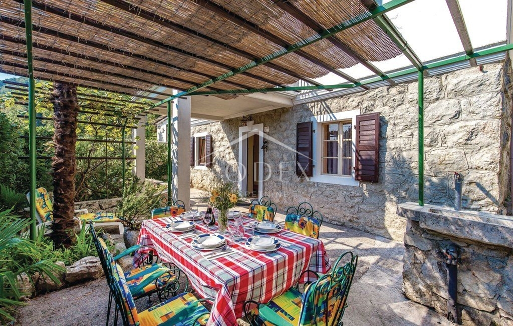 Mošćenička Draga - prodaja družinske hiše s pogledom na morje