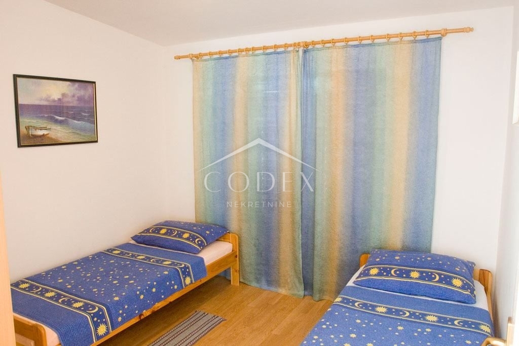 Pag - prodaja hiše z 2 apartmajema s pogledom na morje