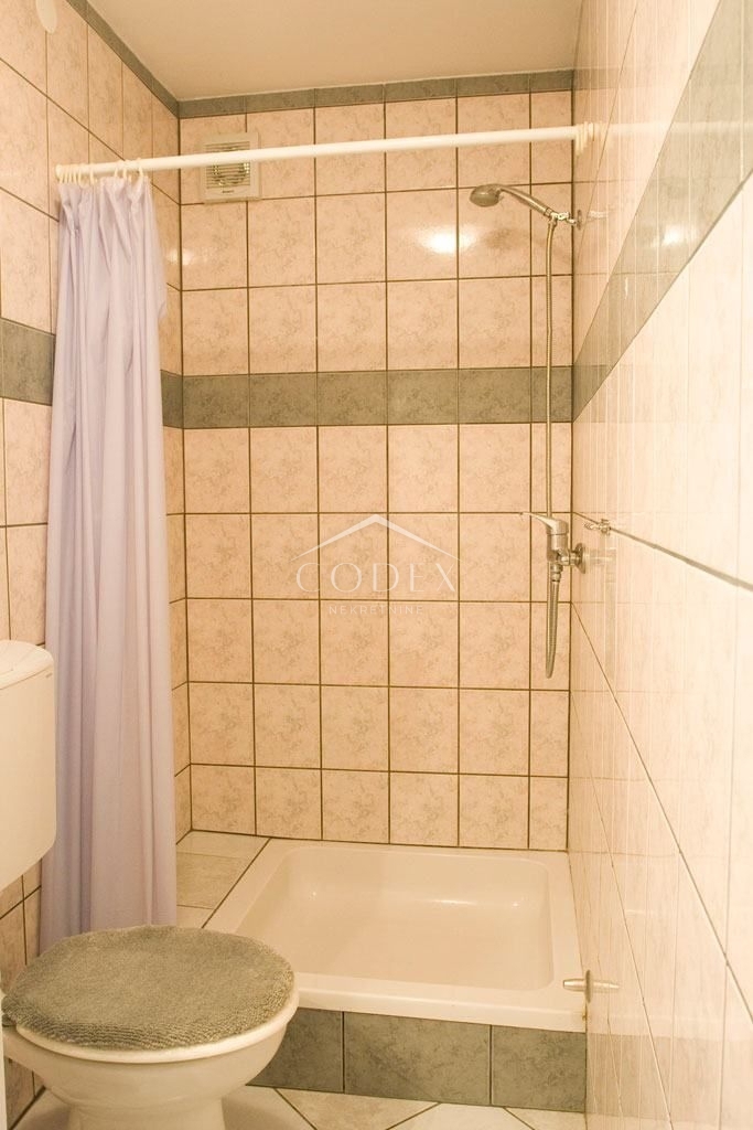 Pag - prodaja hiše z 2 apartmajema s pogledom na morje