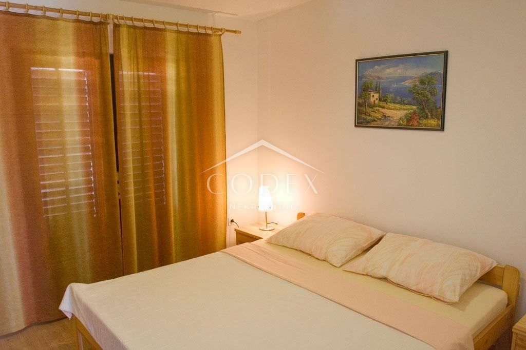 Pag - prodaja hiše z 2 apartmajema s pogledom na morje