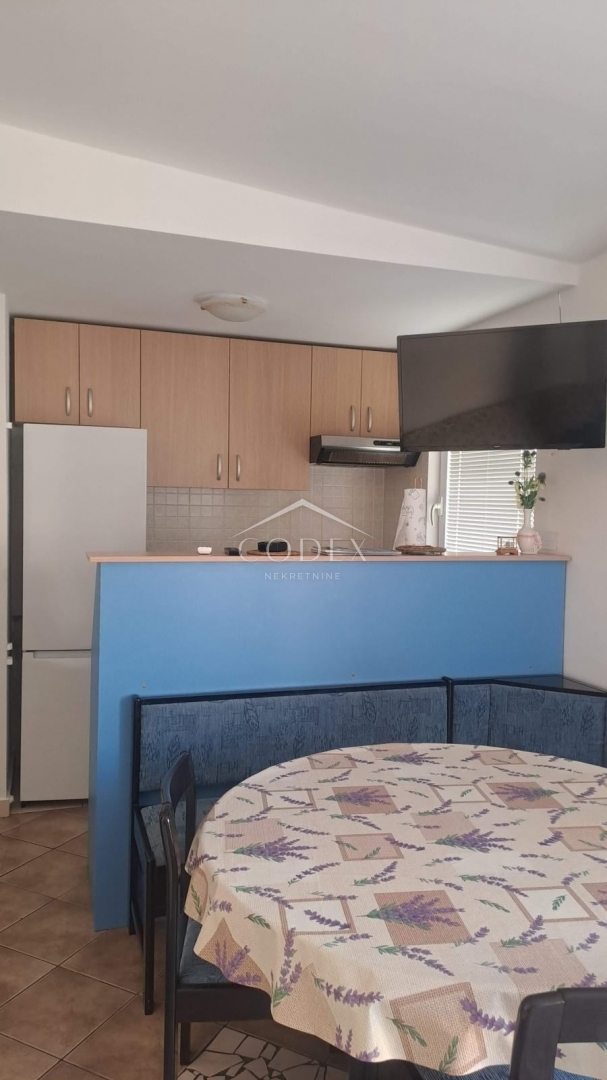 Pag - prodaja hiše z 2 apartmajema s pogledom na morje
