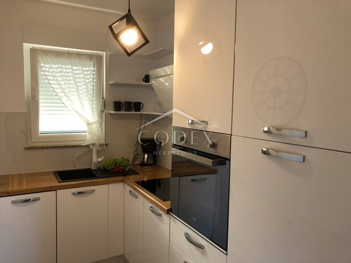 Opatija, okolica - prodamo vilo z 8 apartmaji
