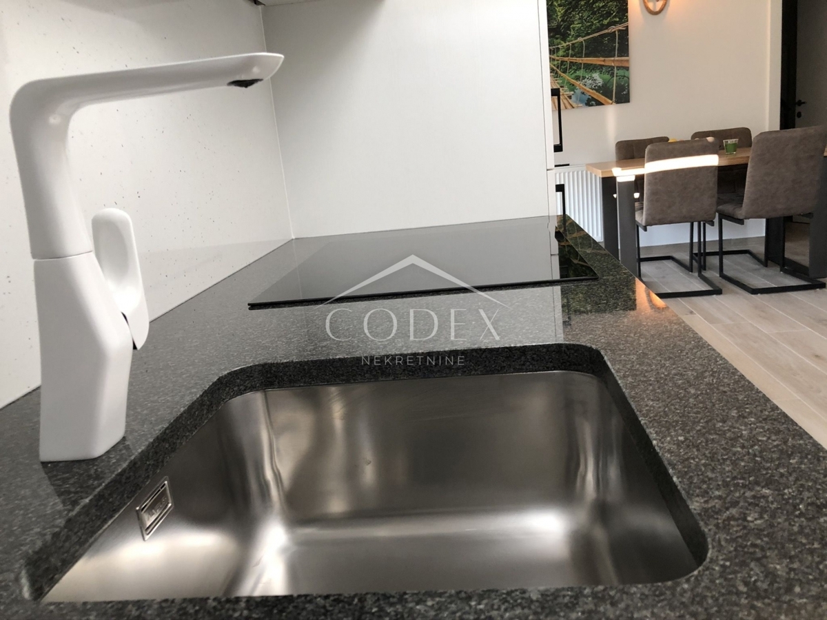Opatija, okolica - prodamo vilo z 8 apartmaji