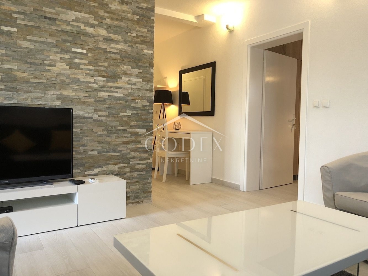 Opatija, okolica - prodamo vilo z 8 apartmaji