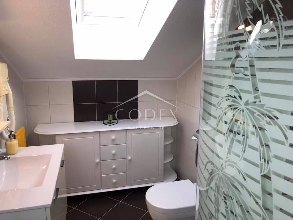 Opatija, okolica - prodamo vilo z 8 apartmaji