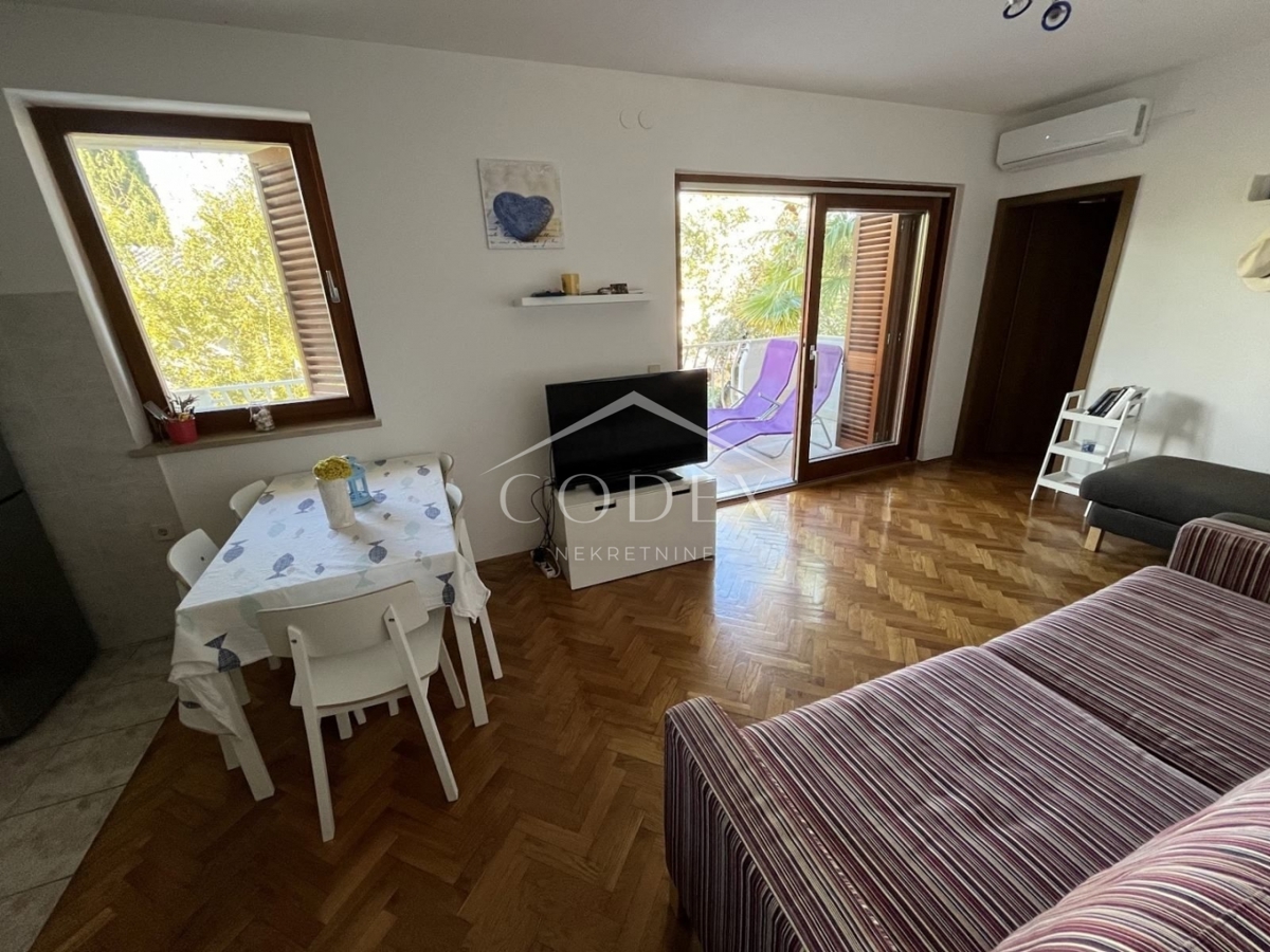 Malinska - prodaja enosobnega apartmaja z balkonom