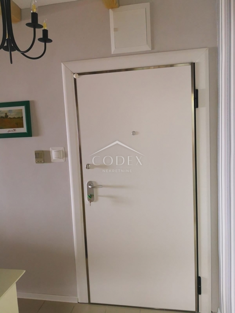 Novi Vinodolski - dvoetažni apartma s pogledom na morje