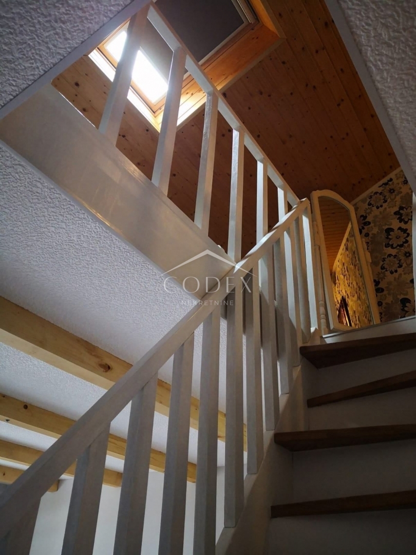Novi Vinodolski - dvoetažni apartma s pogledom na morje