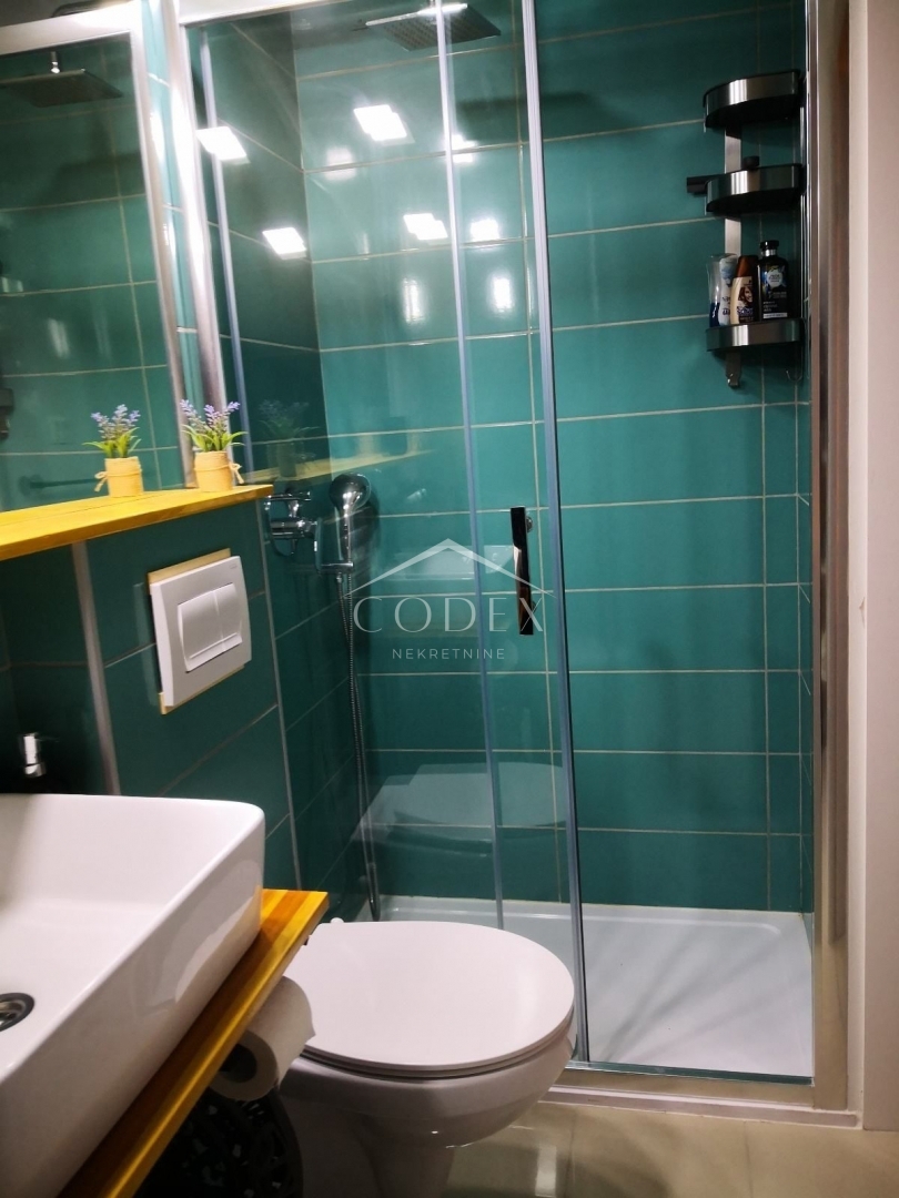 Novi Vinodolski - dvoetažni apartma s pogledom na morje
