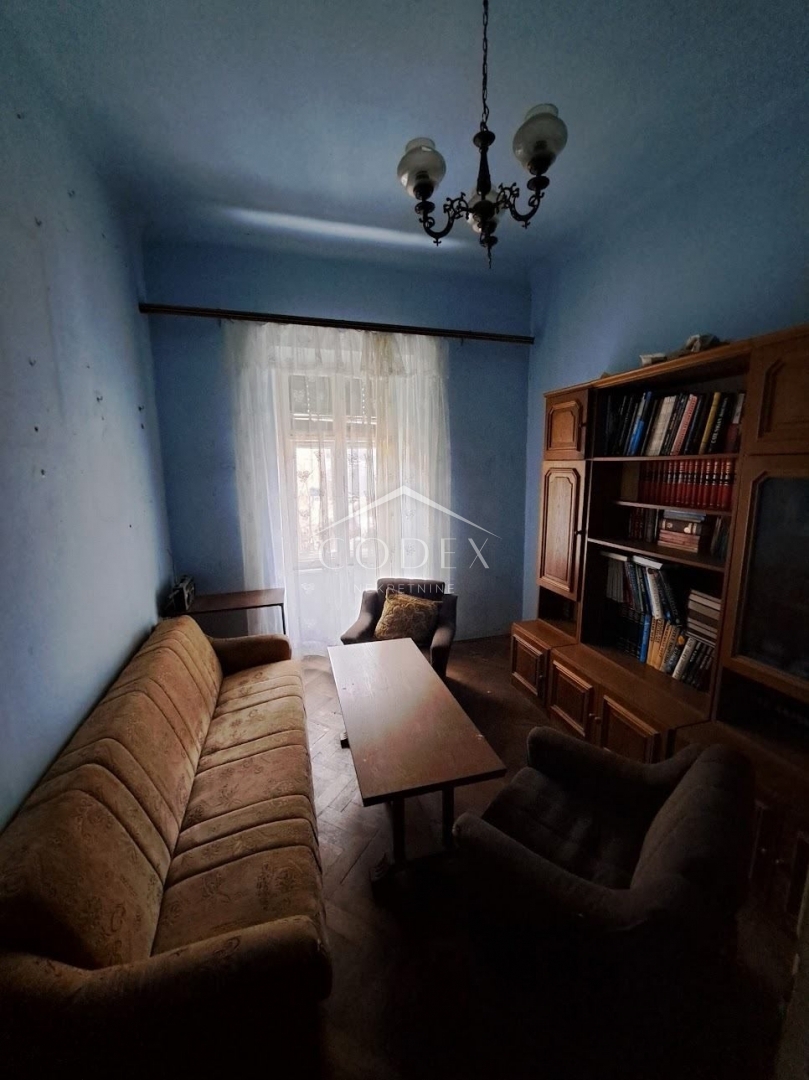 Bakar - prodaja stanovanja v avstro-ogrski vili za adaptacijo