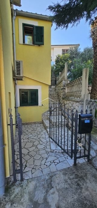 Mali Lošinj - Hiša na odlični lokaciji