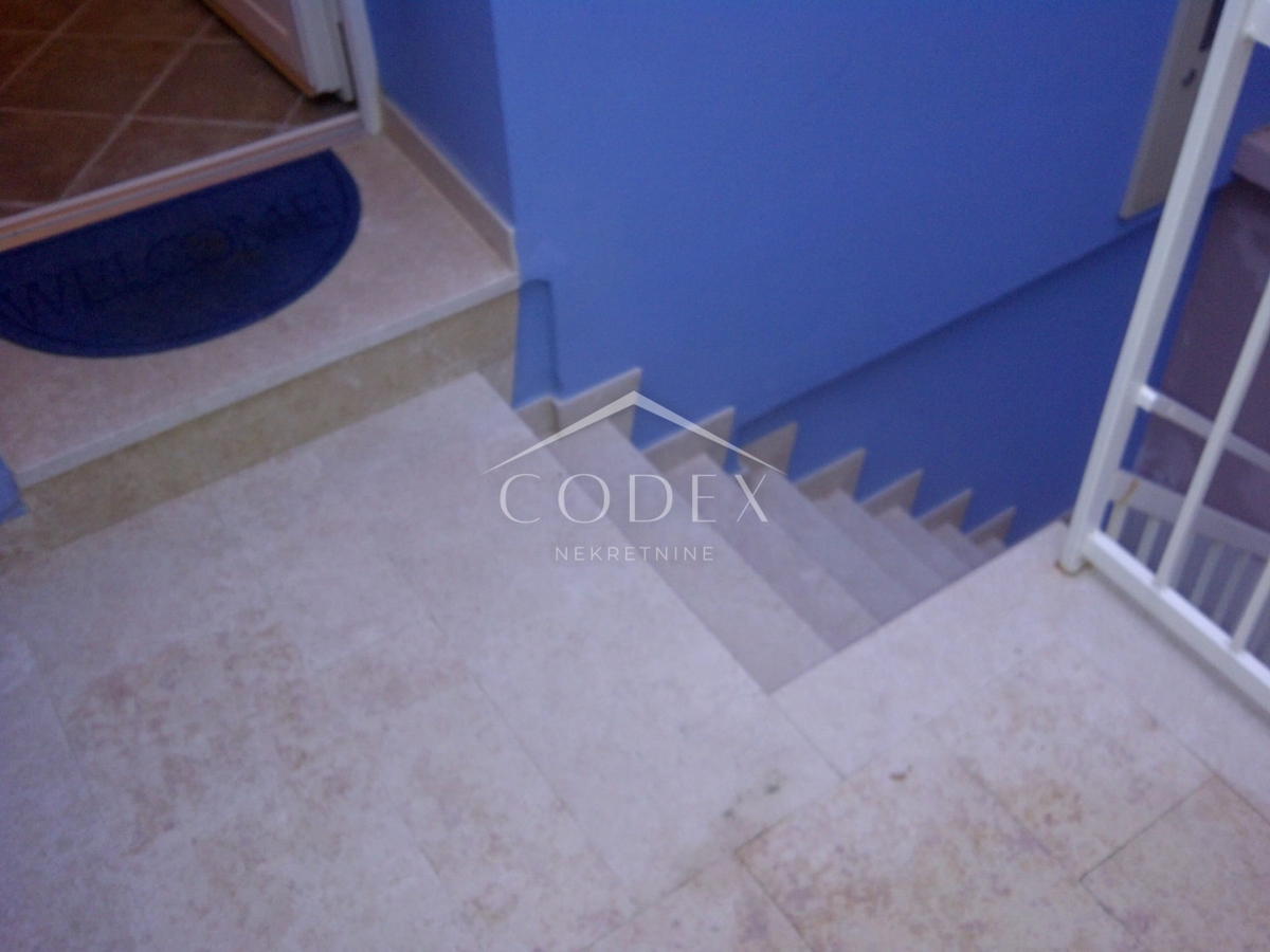 Veli Lošinj – stanovanje v samem središču ob morju