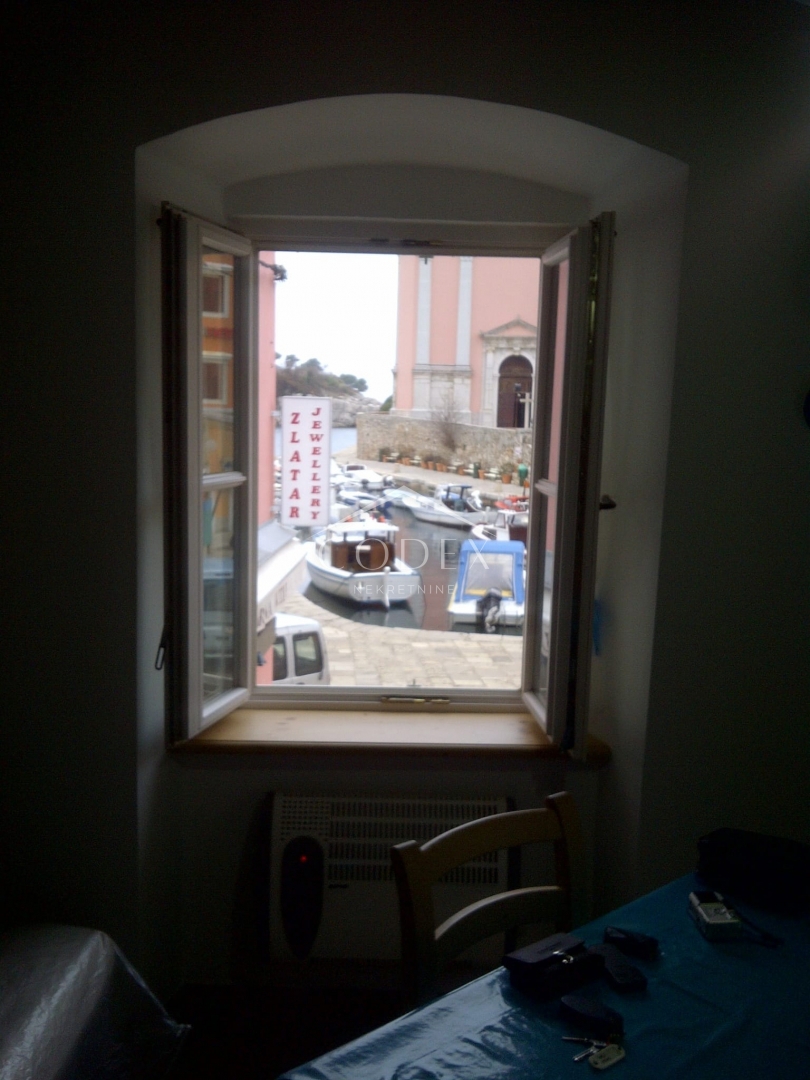 Veli Lošinj – stanovanje v samem središču ob morju