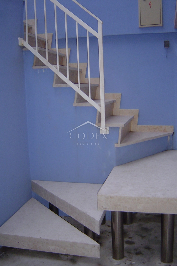 Veli Lošinj – stanovanje v samem središču ob morju