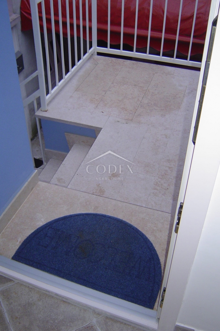 Veli Lošinj – stanovanje v samem središču ob morju