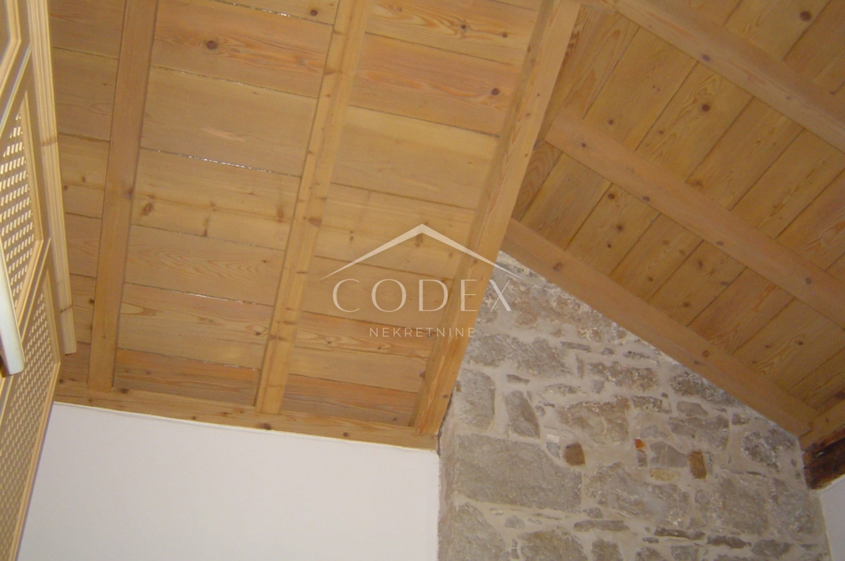 Veli Lošinj – stanovanje v samem središču ob morju