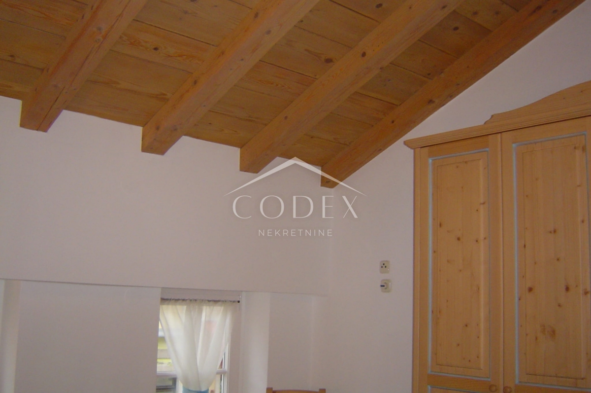 Veli Lošinj – stanovanje v samem središču ob morju